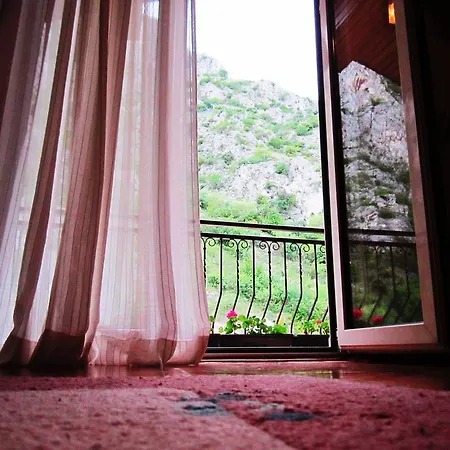 Katica * モスタル